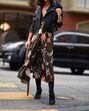 Vestidos e botas de cano alto… a grande tendência deste outono para as mulheres com mais de 50 anos