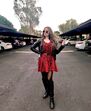 Vestidos e botas de cano alto… a grande tendência deste outono para as mulheres com mais de 50 anos