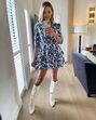 Vestidos e botas de cano alto… a grande tendência deste outono para as mulheres com mais de 50 anos