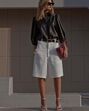 Para jovens e mais velhas! Desprezada durante anos, peça do guarda-roupa feminino é protagonista este outono