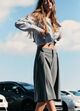 Para jovens e mais velhas! Desprezada durante anos, peça do guarda-roupa feminino é protagonista este outono
