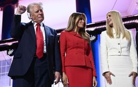 Abandonado pela família, Donald Trump regressa sozinho à Casa Branca. Filha Ivanka volta para Miami e Melania isola-se em Nova Iorque. Saiba porquê