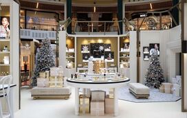 Luxo acessível a todos! A Chanel está de portas abertas no Colombo e vai proporcionar-lhe uma das experiências mais mágicas do Natal