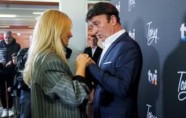 Ponto final parágrafo. Tony Carreira e Cristina Ferreira de pazes feitas depois de mais de três anos de costas voltadas! 