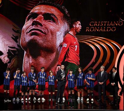 Estrelas do futebol brilham no CCB na Gala Quinas de Ouro 2024  