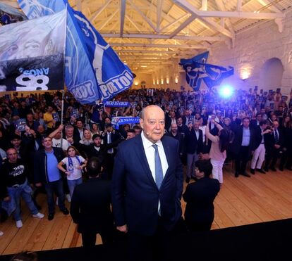 Pinto da Costa não consegue conter a emoção nem as lágrimas na apresentação do livro da sua vida