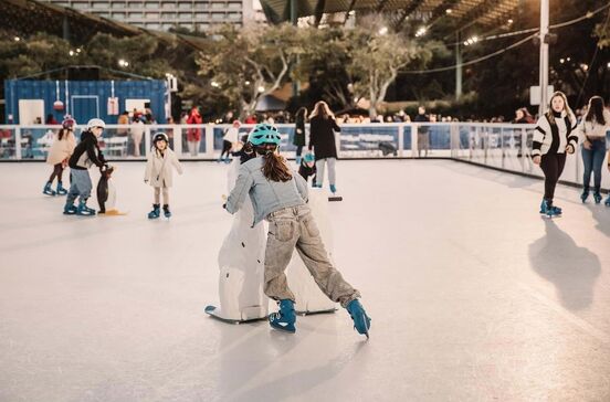 Pistas de gelo abertas para celebrar o Natal