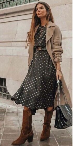 Vestidos e botas de cano alto… a grande tendência deste outono para as mulheres com mais de 50 anos