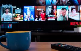 Dezembro é mês de mantinhas e séries no sofá! Confira as novidades no streaming