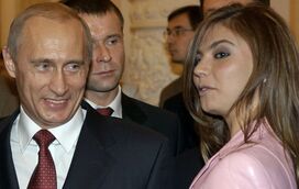 Esta é a mulher que conquistou Putin. É ginasta e ficou conhecida por ser a mulher mais flexível da Rússia