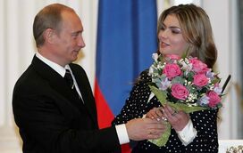 A vida secreta e milionária dos (muitos) filhos de Vladimir Putin! Dos mais novos blindados num palácio, à filha da amante que se tornou DJ em Paris