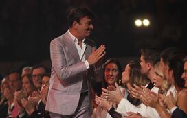 Provocado durante espetáculo, Tony Carreira não se cala e dá violenta reprimenda a mulher à frente de todos