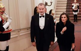 Que vergonha para a Casa Real! Letizia deixa Felipe VI sozinho no meio do jantar de gala em Itália