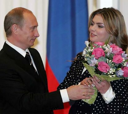 A vida secreta e milionária dos (muitos) filhos de Vladimir Putin! Dos mais novos blindados num palácio, à filha da amante que se tornou DJ em Paris