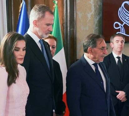 Que vergonha para a Casa Real! Letizia deixa Felipe VI sozinho no meio do jantar de gala em Itália