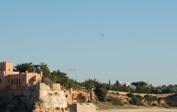 O castelo dos Pereira Coutinho no Algarve