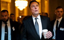 Os segredos de Elon Musk. O Asperger, a infância difícil, as relações tóxicas e os ataques de fúria: "Tenho demónios na minha cabeça"