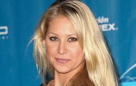 Há dois anos que ninguém a via! Anna Kournikova, mulher de Enrique Iglesias, reaparece… em cadeira de rodas 