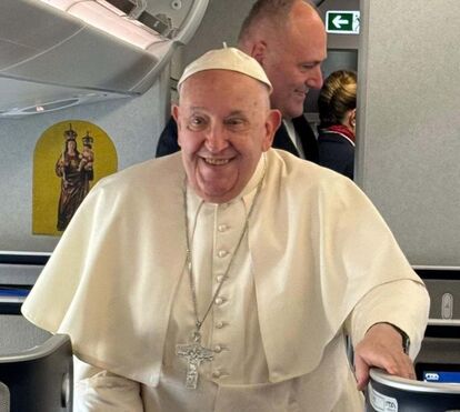 O Papa das 7 vidas: como Francisco fintou a morte, aprendeu a encarar o mundo e se prepara para a batalha final 