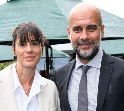 Mulher de Guardiola diz basta ao fim de 30 anos de casamento. Amiga revela porque ela se foi embora de Manchester e acabou a relação