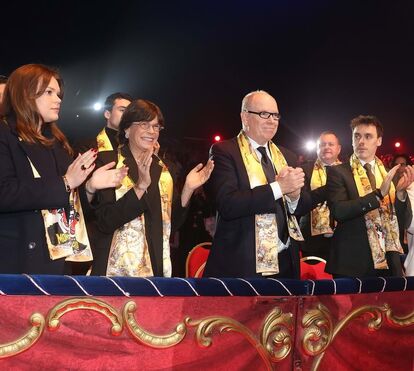 Alberto II, Stéphanie, Louis, Camille e Marie no Circo de Monte-Carlo