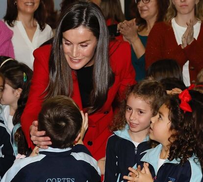 A animada visita de Letizia a um colégio de Madrid