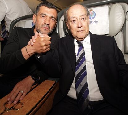 A dor de Sérgio Conceição que se tinha zangado com Pinto da Costa. Treinador chora um homem que se tornou num pai 