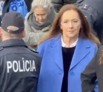 Milhares de portistas e rostos famosos no último adeus a Pinto da Costa
