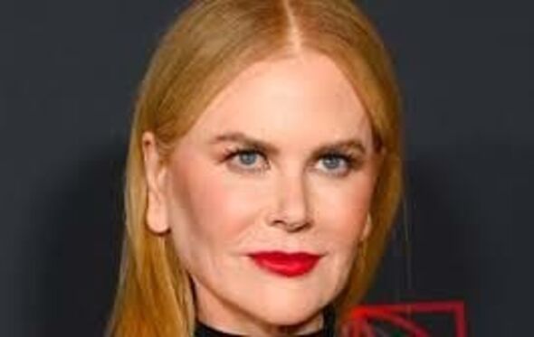 Nicole Kidman, orelhas, cirurgia