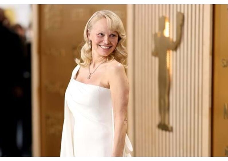 Pamela Anderson em Dior.