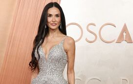 Tem mesmo 62 anos? Demi Moore desfila elegância na cerimónia dos Óscares