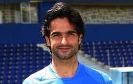 Depois de ter percorrido os grandes clubes de futebol em Portugal e no estrangeiro, Hugo Leal está proibido de jogar à bola pela mulher