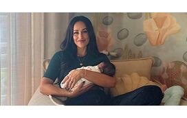 Momento polémico! Rita Pereira mostra-se a cozinhar com a filha aos berros no berço: "É só birra"