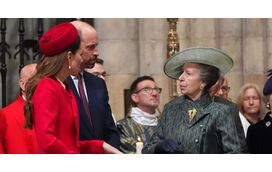 O que se passa com a princesa Ana? Conversa com Kate e William marcada por grande tensão