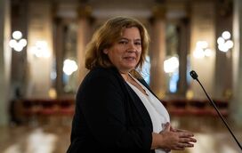 Conheça Alexandra Leitão: a aluna preferida de Marcelo, que diz o que pensa e se tornou na 'mulher de confiança' de Pedro Nuno Santos