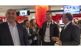 Cristiano Ronaldo visita Medialivre, empresa da qual é acionista