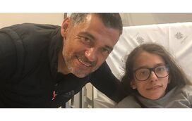 A relação especial entre Sérgio Conceição e Mariana, uma menina que sofre de doença rara e tocou o coração do treinador