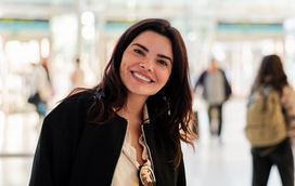 Estrela da Globo, Vanessa Giácomo, já está em Portugal e mostra encontro com a nova colega Cláudia Vieira