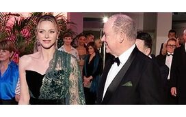 Ter muito dinheiro não basta: os segredos mais bem guardados para conseguir um lugar no exclusivo Baile da Rosa, no Mónaco, ao lado dos Grimaldi