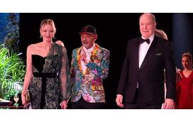 Família real do Mónaco em peso para mais um glamoroso Baile da Rosa