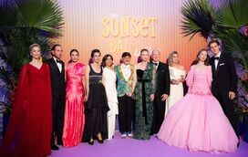 Tensão no Baile da Rosa, no Mónaco. Andrea Casiraghi irrita-se e é repreendido pela mulher, visivelmente incomodada