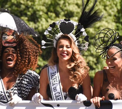 Brasil ao rubro com beleza nas ruas! Musas do Carnaval encantam entre um mar de gente