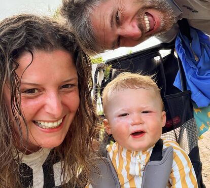 Maria Botelho Moniz irradia felicidade nas férias em família 