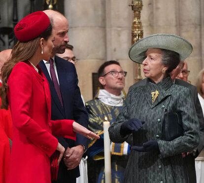 O que se passa com a princesa Ana? Conversa com Kate e William marcada por grande tensão