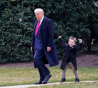 A relação de vovô-netinho entre Trump e o pequeno X