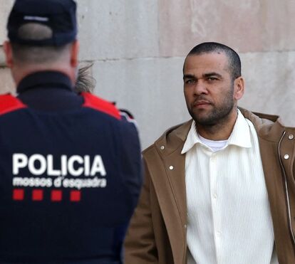 Dani Alves absolvido de violação, mas tribunal diz que o crime pode ter acontecido. Conheça o relato impressionante da vítima