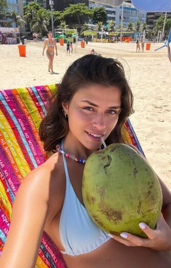 Luisinha Oliveira