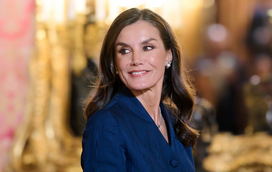Os segredos do closet "gigante" de Letizia. Saiba como a rainha de Espanha guarda os vestidos, joias e apontamentos dos looks que fascinam o mundo da moda 