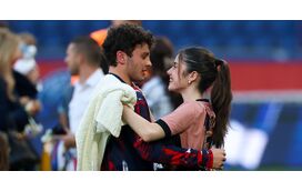 O triunfo depois da dor. João Neves supera drama familiar e encontra o amor com direito a beijo no relvado no dia em que se sagra campeão