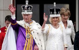 Carlos e Camilla celebram 20 anos de união num momento delicado. A história de amor que suscitou ondas de ódio e ternura aos britânicos